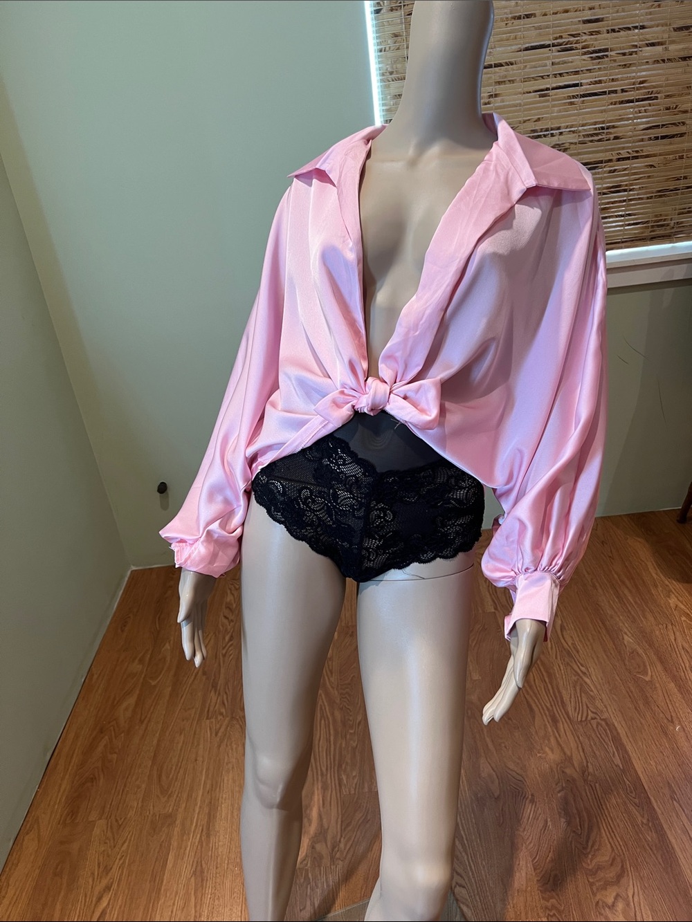 Pink satin blouse that ties at waist Size O/S